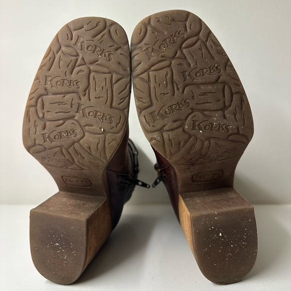 Korks Mertle Brown Pebble Leather Stacked Heel Size 7 .
3.5” heel - Picture 8 of 14